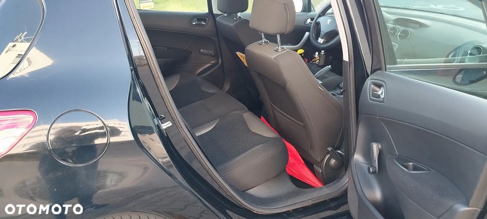 Peugeot 308 1.6 HDi Trendy Navtech - 12