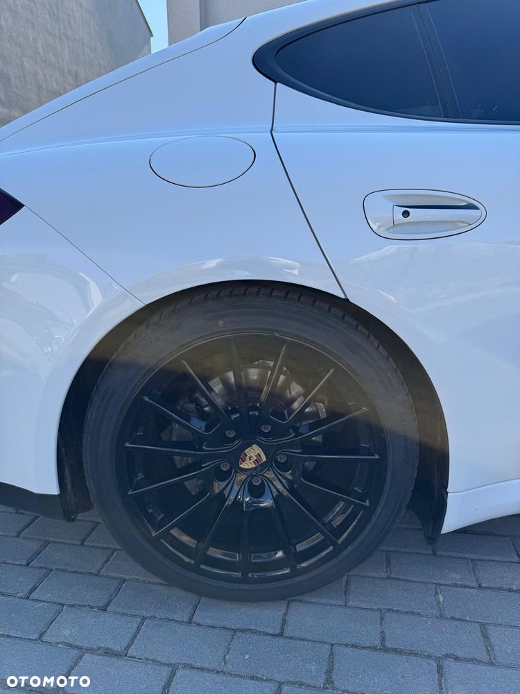 Porsche Panamera - 25