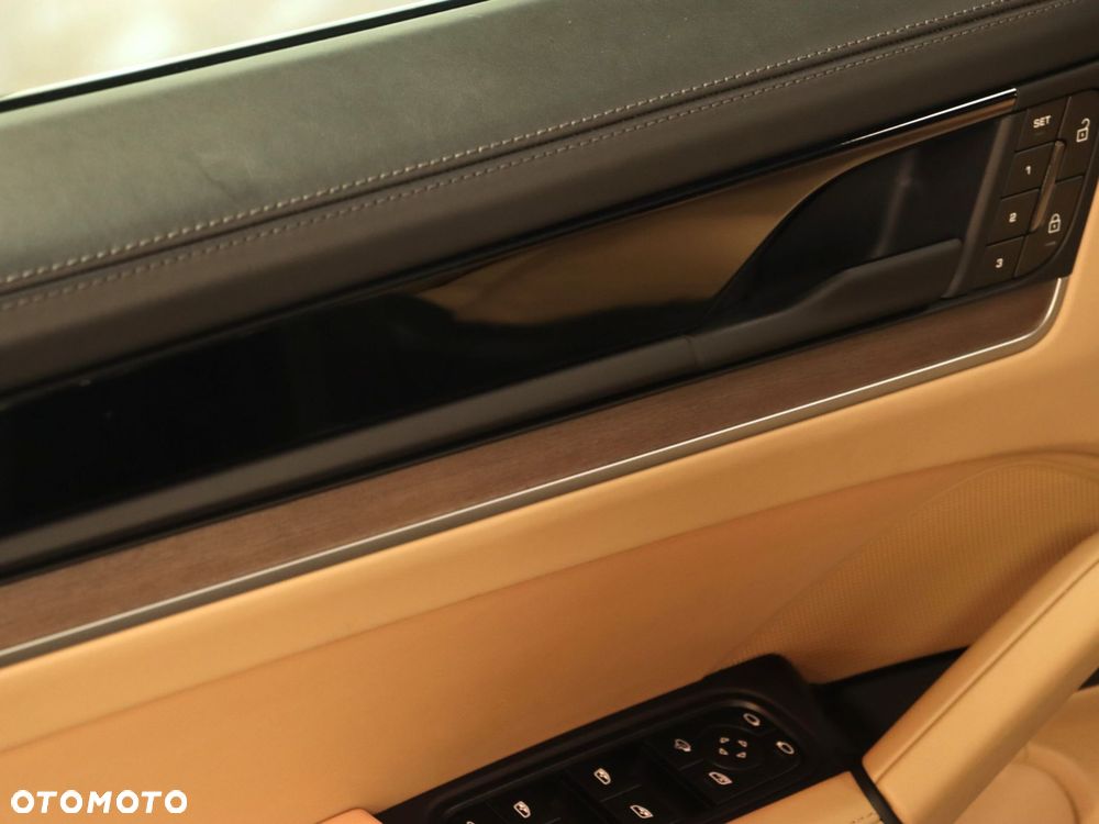Porsche Cayenne Standard - 24