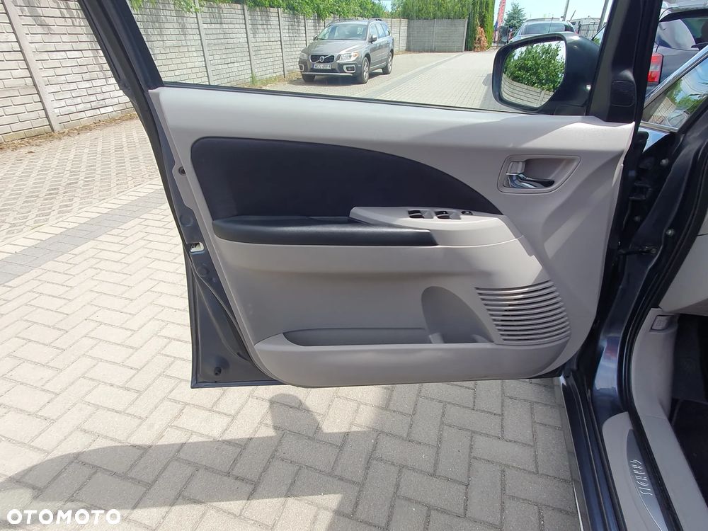Mitsubishi Grandis 2.4 Motion - 23