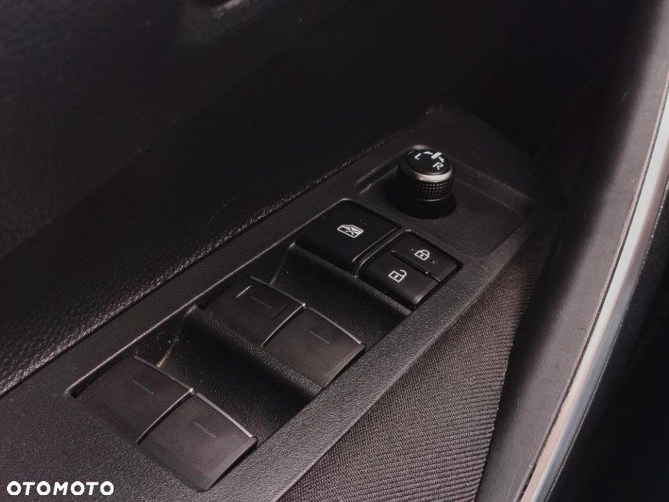 Toyota Corolla - 23