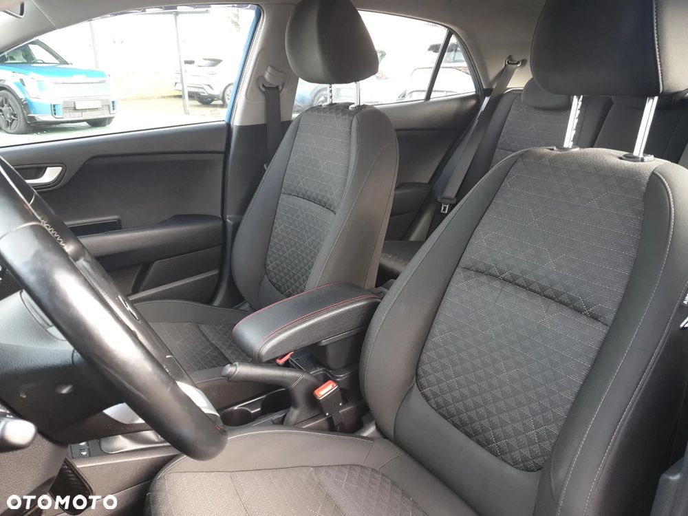 Kia Rio 1.2 M - 11