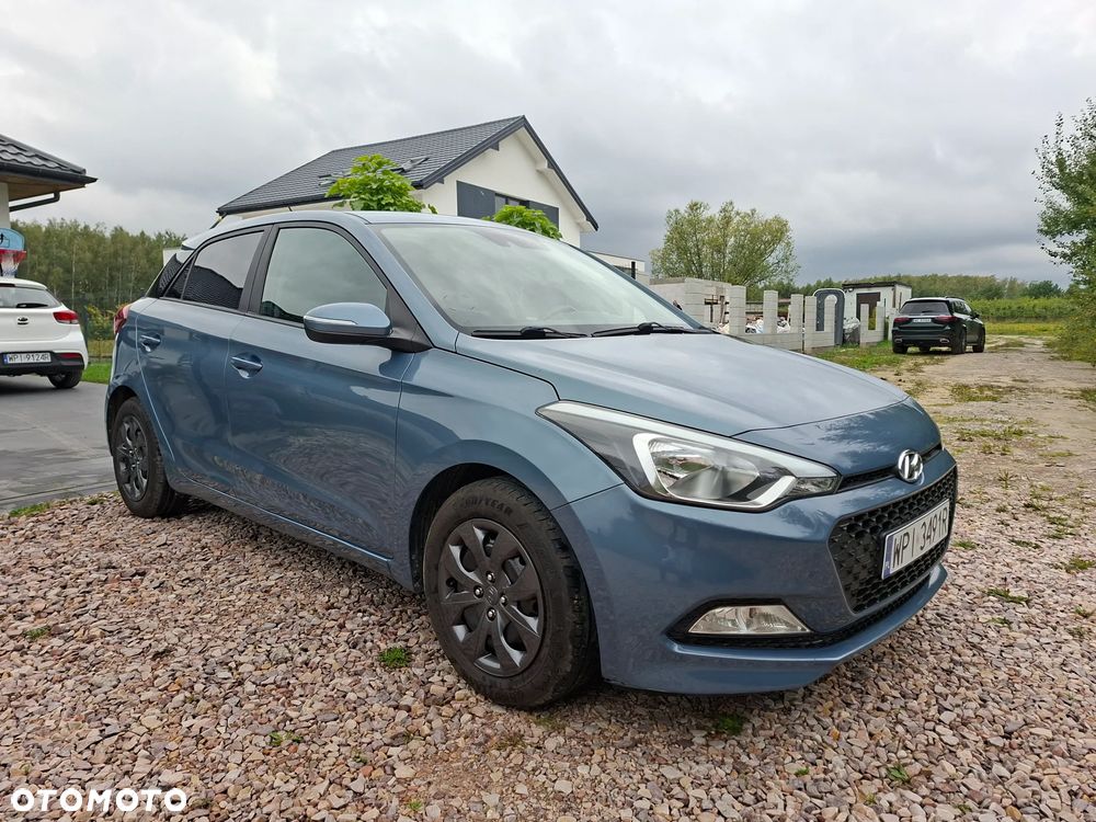 Hyundai i20 blue 1.2 Trend - 17