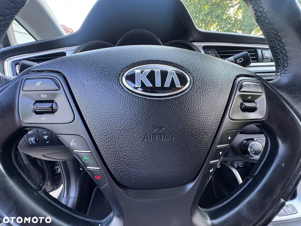 Kia Ceed - 36