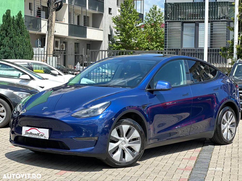 Tesla Model Y Long Range Dual Motor AWD - 2