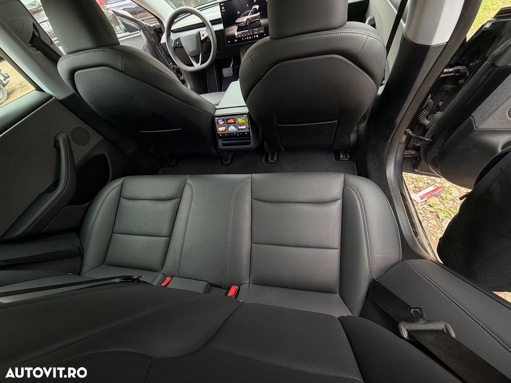 TESLA Model 3 2025 — imagine 8