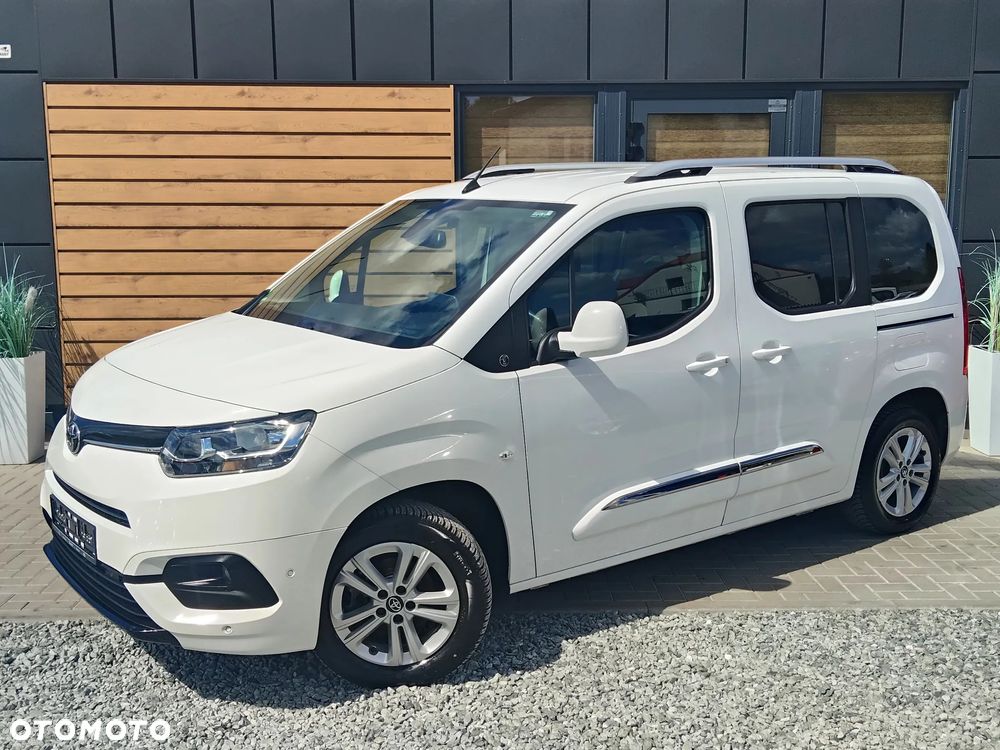 Toyota Proace City Verso 1.2 Turbo L1 Team Deutschland - 2