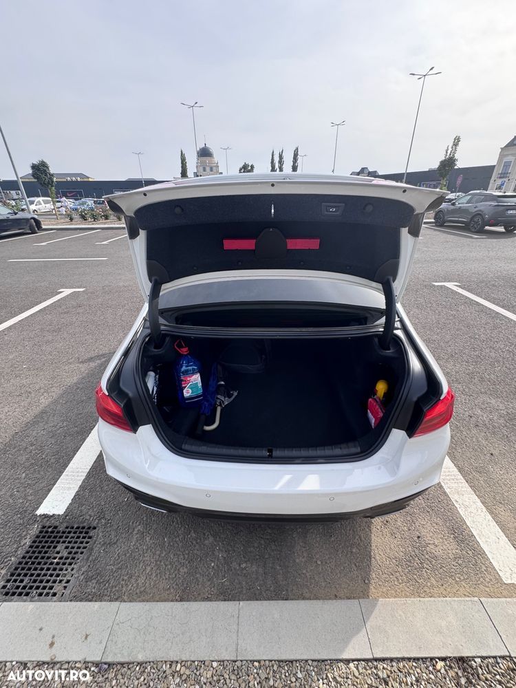 BMW Seria 5 530d xDrive Aut. - 9