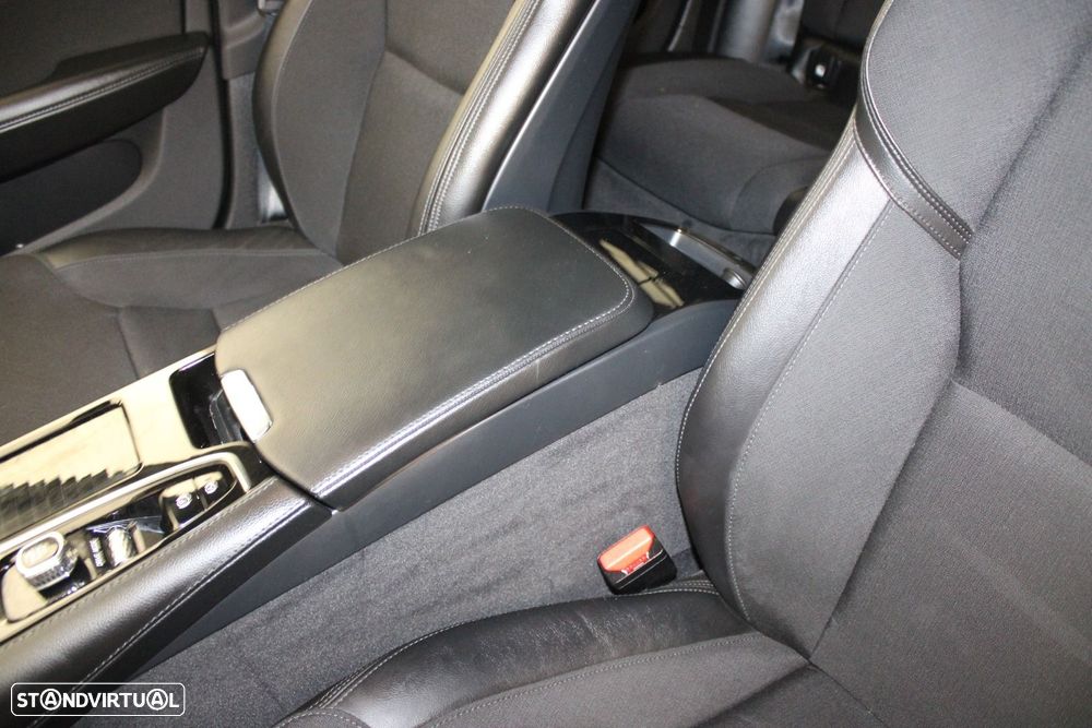 Volvo V60 2.0 T8 AWD TE Momentum - 24