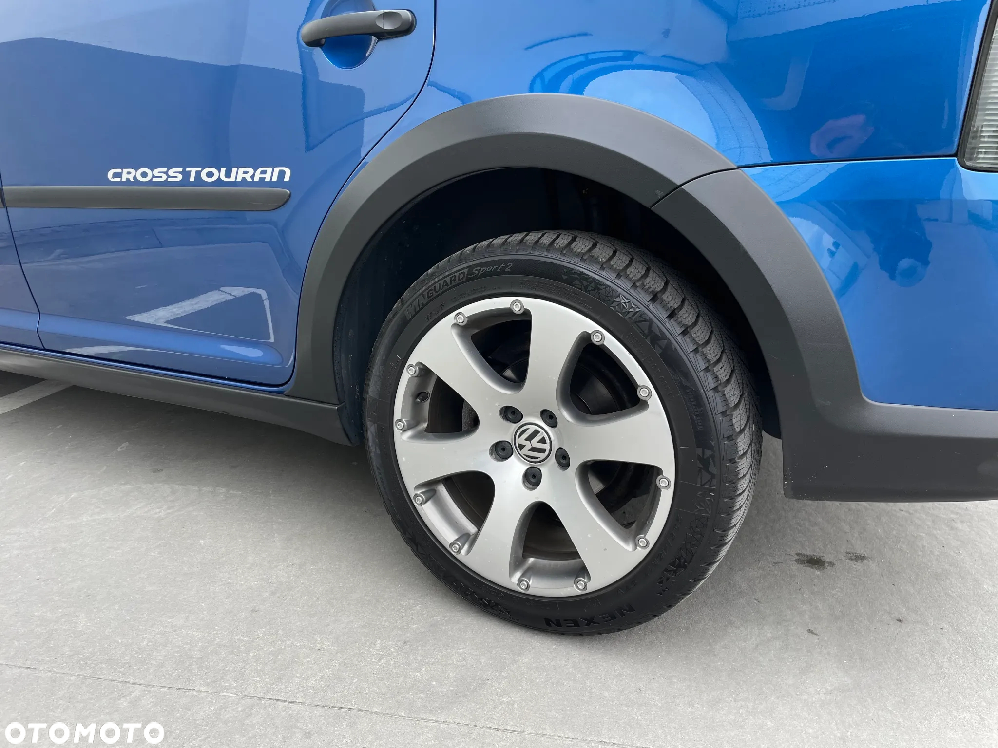 Volkswagen Touran 1.4 TSI Cross - 15