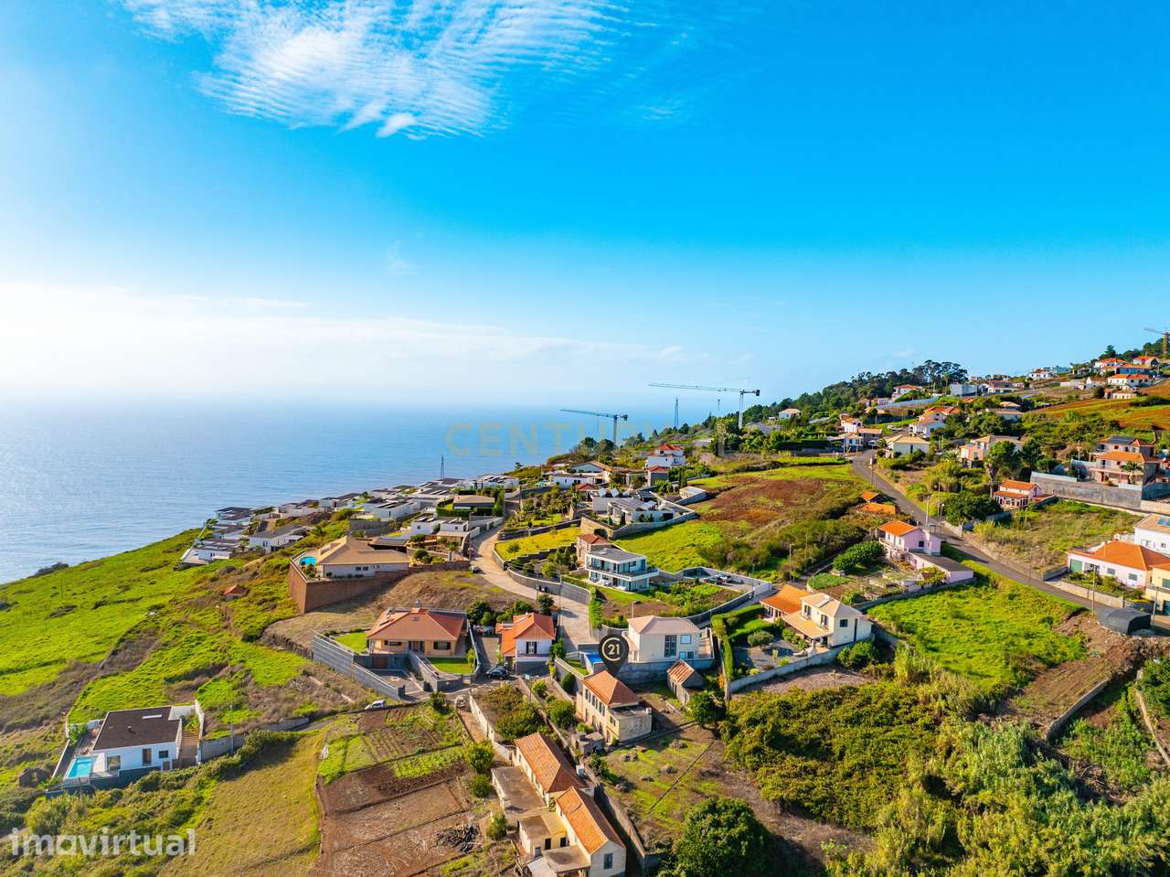 Moradia Tradicional nos Prazeres com Terreno e Vista Mar - Grande imagem: 4/28