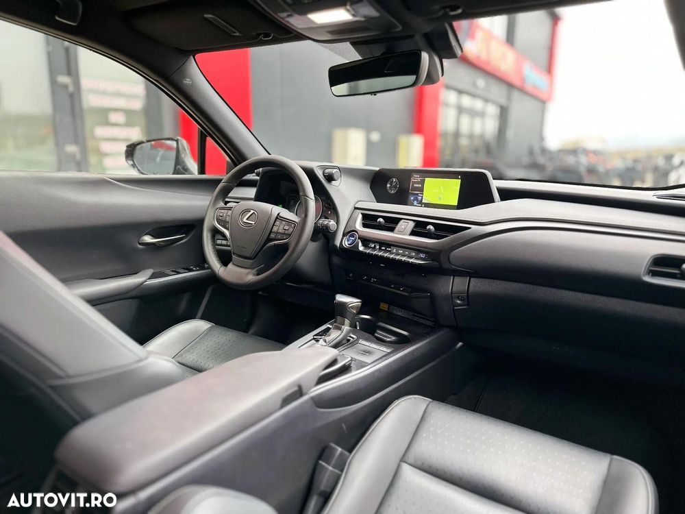 Lexus UX 250h Executive Line - 3