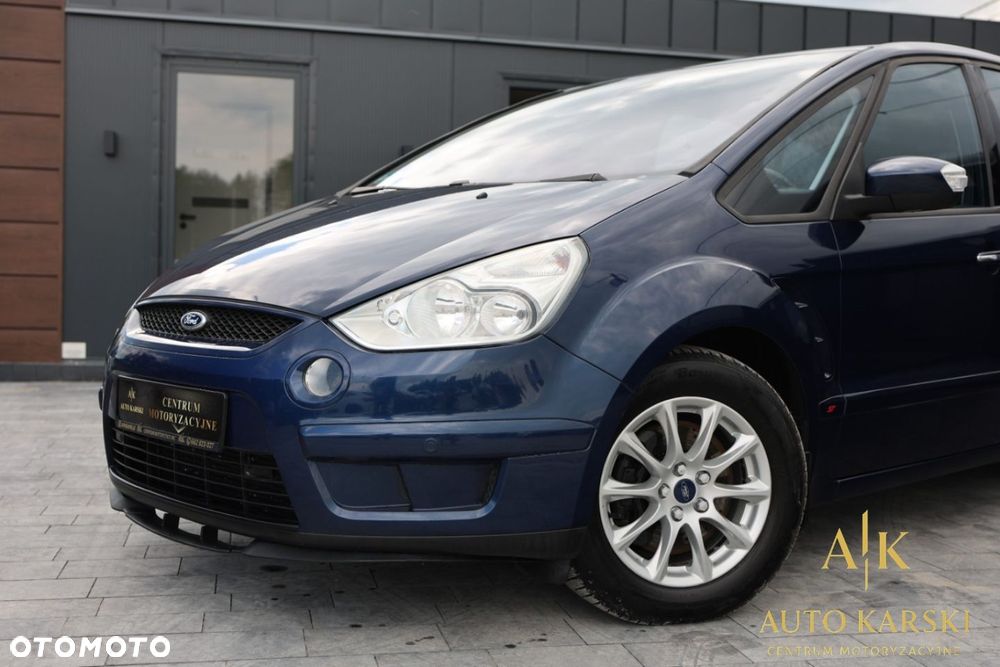 Ford S-Max - 11