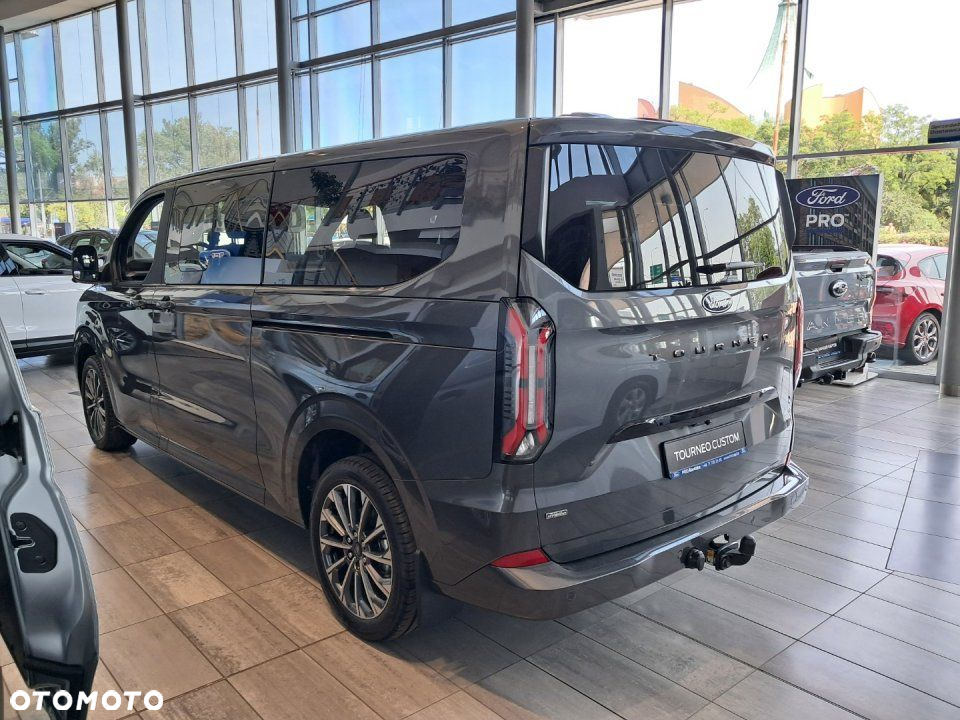 Ford Tourneo Custom - 3