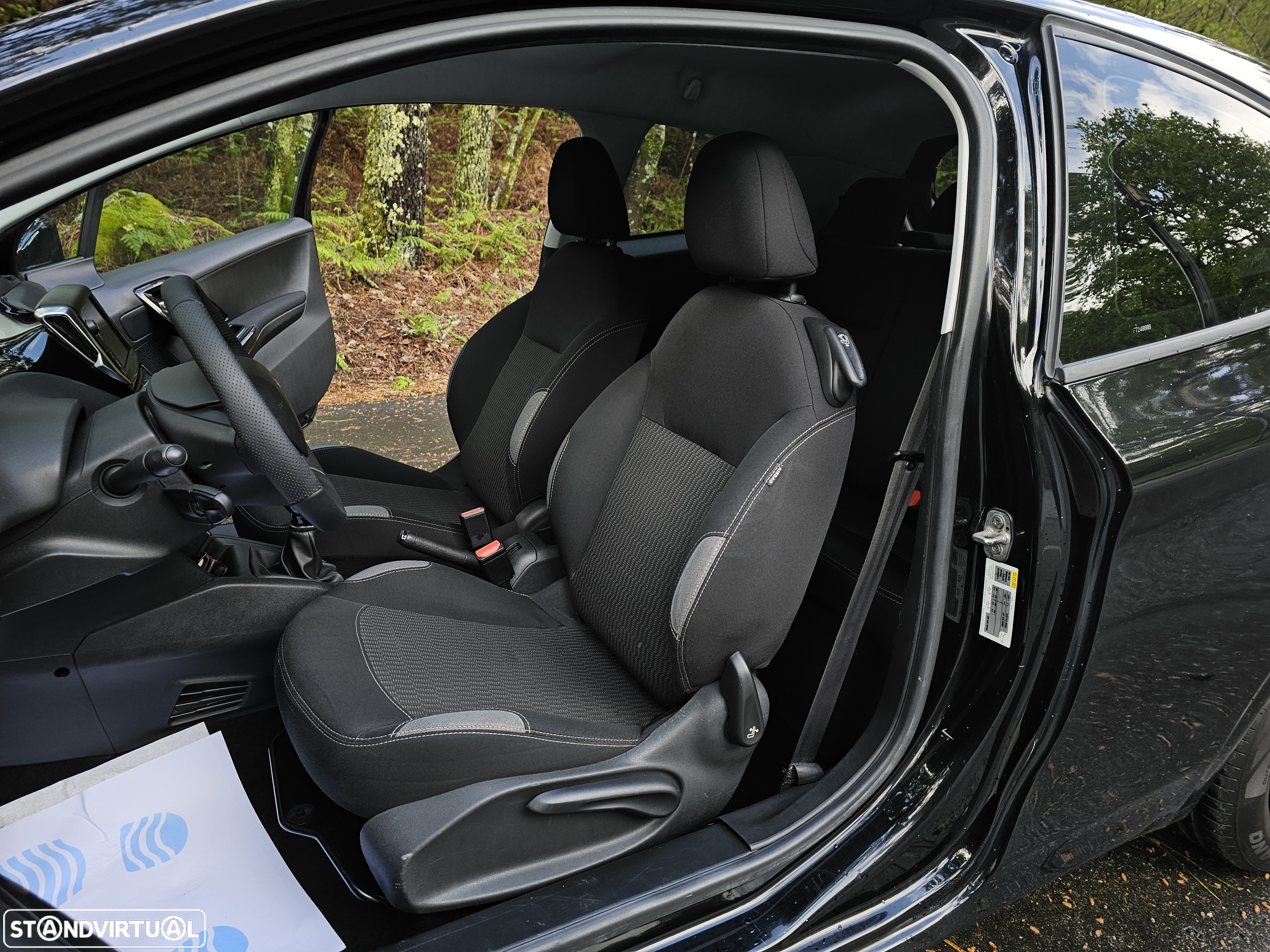Peugeot 208 e-HDi 92 Stop&Start Allure - 13