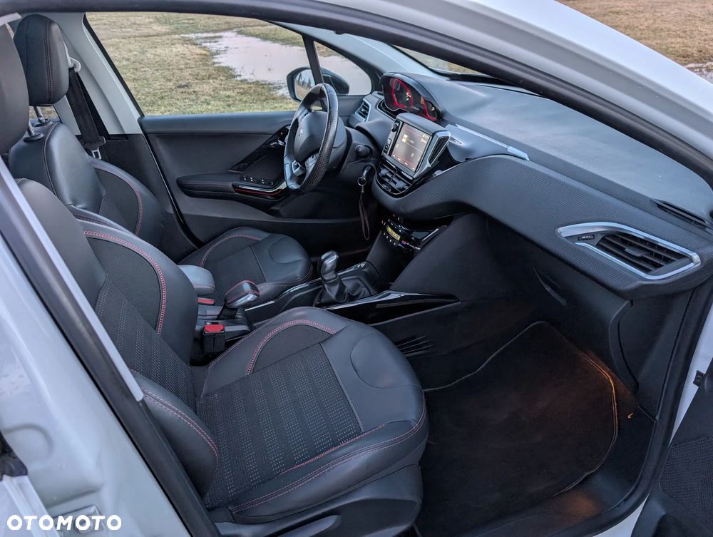 Peugeot 2008 PureTech 110 Stop&Start GT-Line Edition - 12