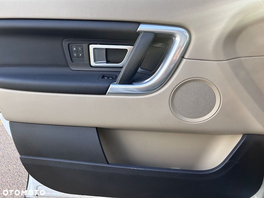 Land Rover Discovery Sport - 32