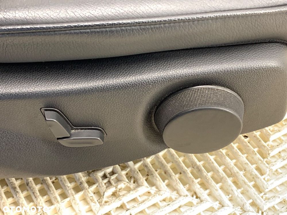 FOTEL PRAWY PRZÓD  MERCEDES-BENZ KLASA GLK (X204) 2008 - 2015 220 CDI 4-matic (204.984, 204.997) - 9