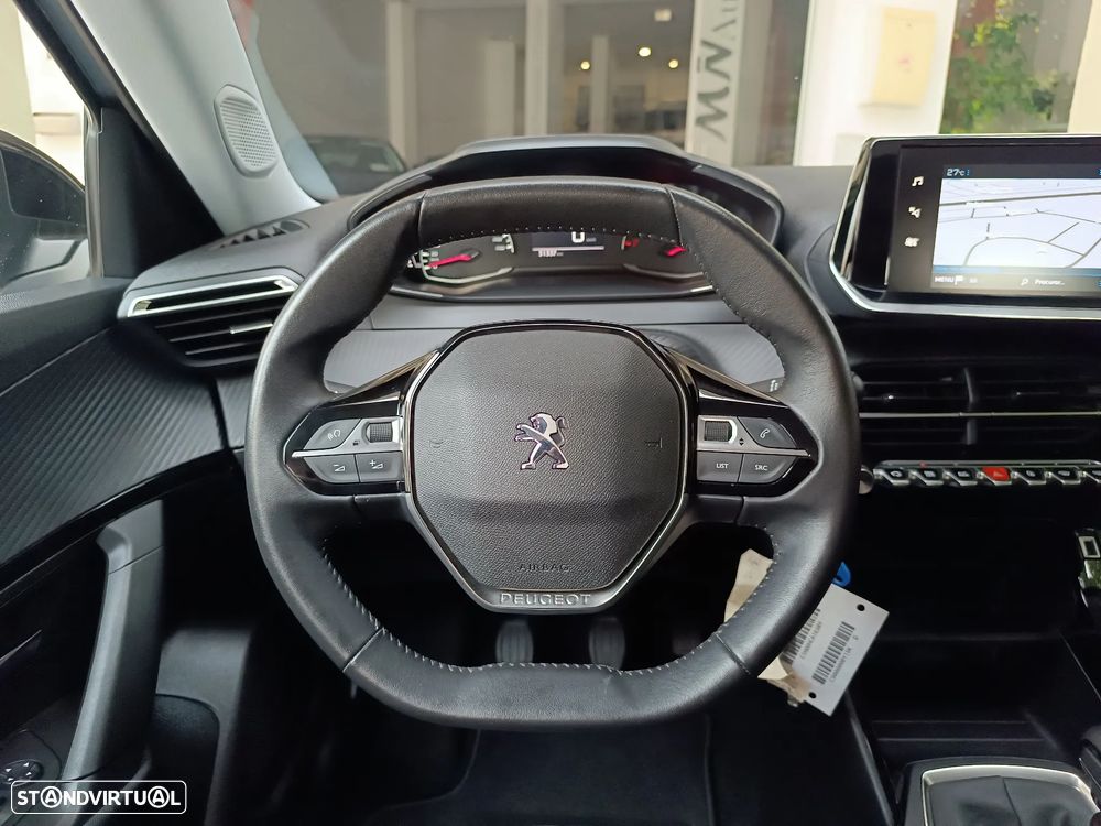 Peugeot 2008 1.2 PureTech Active — fotografia 15
