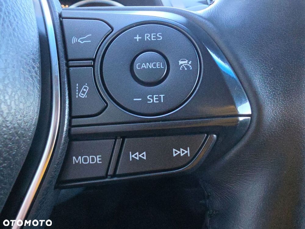 Toyota Camry 2.5 Hybrid Comfort CVT - 22