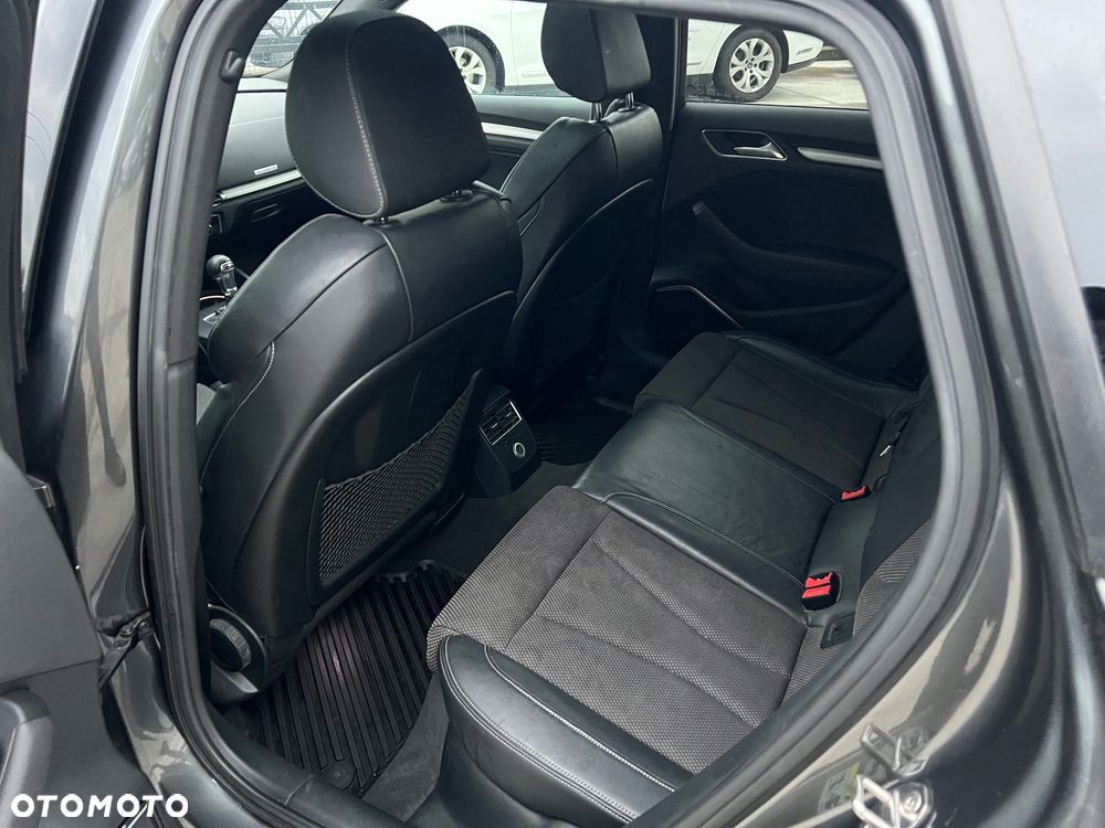 Audi A3 Sportback 2.0 TDI (clean diesel) quattro S tronic S line Sportpaket - 23