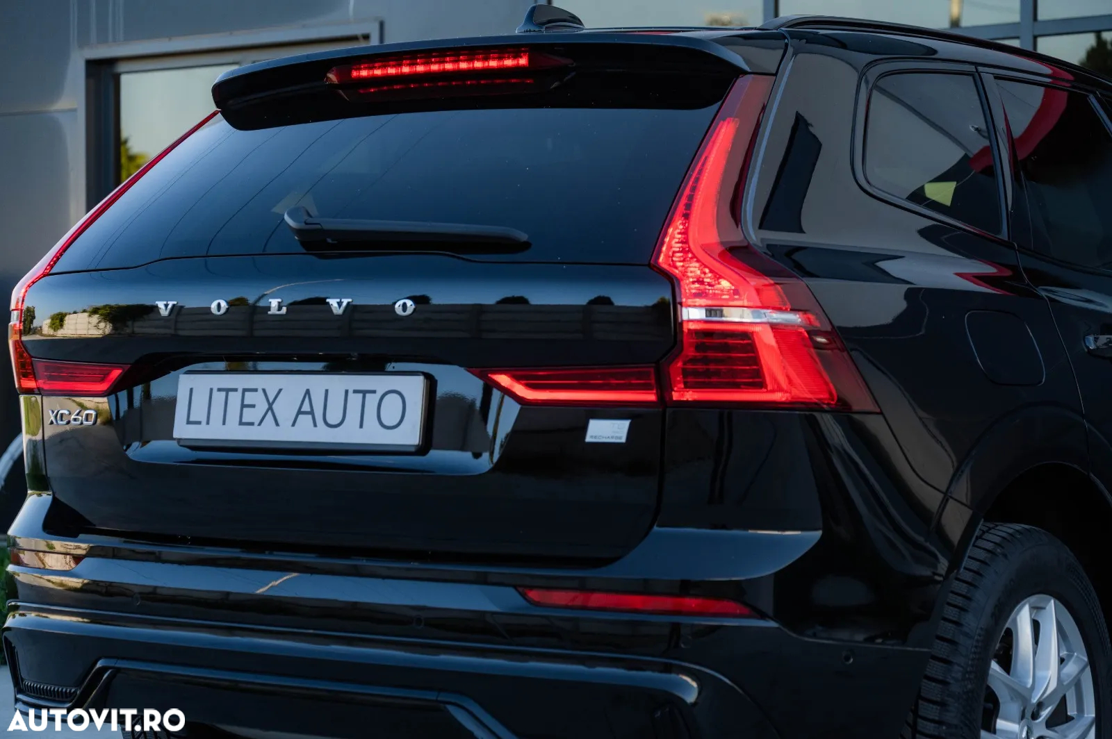 Volvo XC 60 T8 AWD Recharge Plus Dark - 11