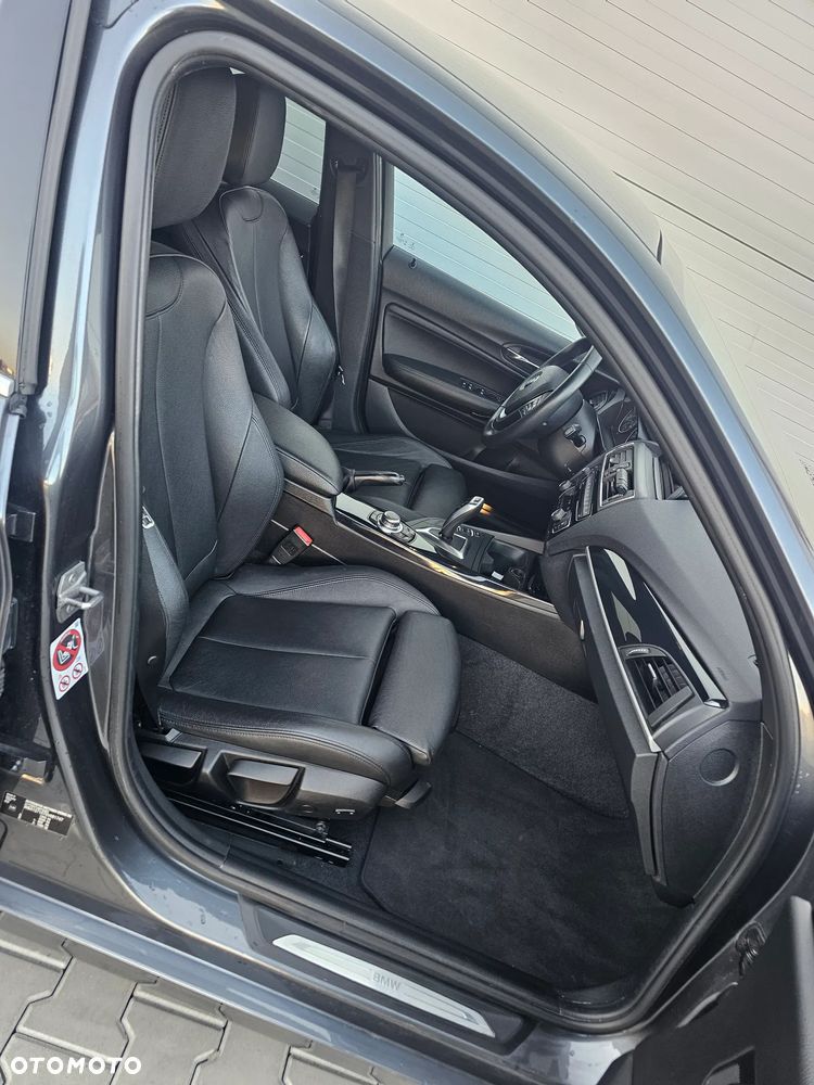 BMW Seria 1 120d Sport-Aut Urban Line - 32