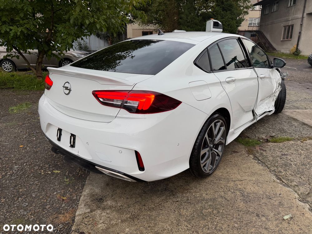 Opel Insignia 2.0 T 4x4 GSi S&S - 3