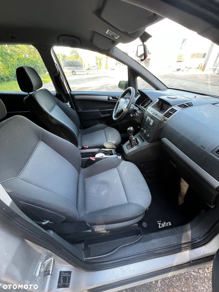 Opel Zafira - 9