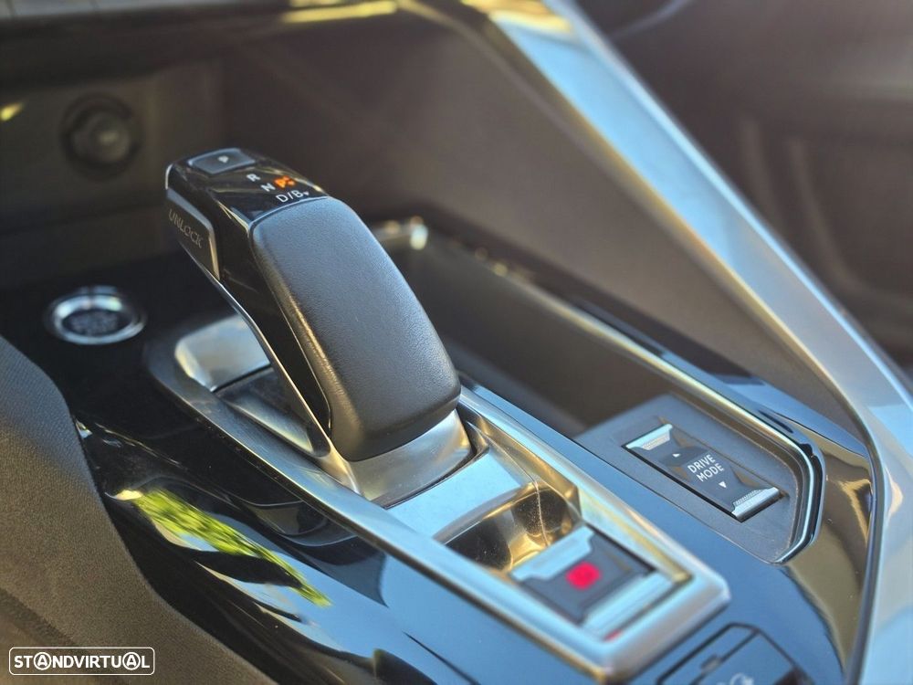 Peugeot 3008 1.6 Hybrid4 Allure Pack e-EAT8 - 12