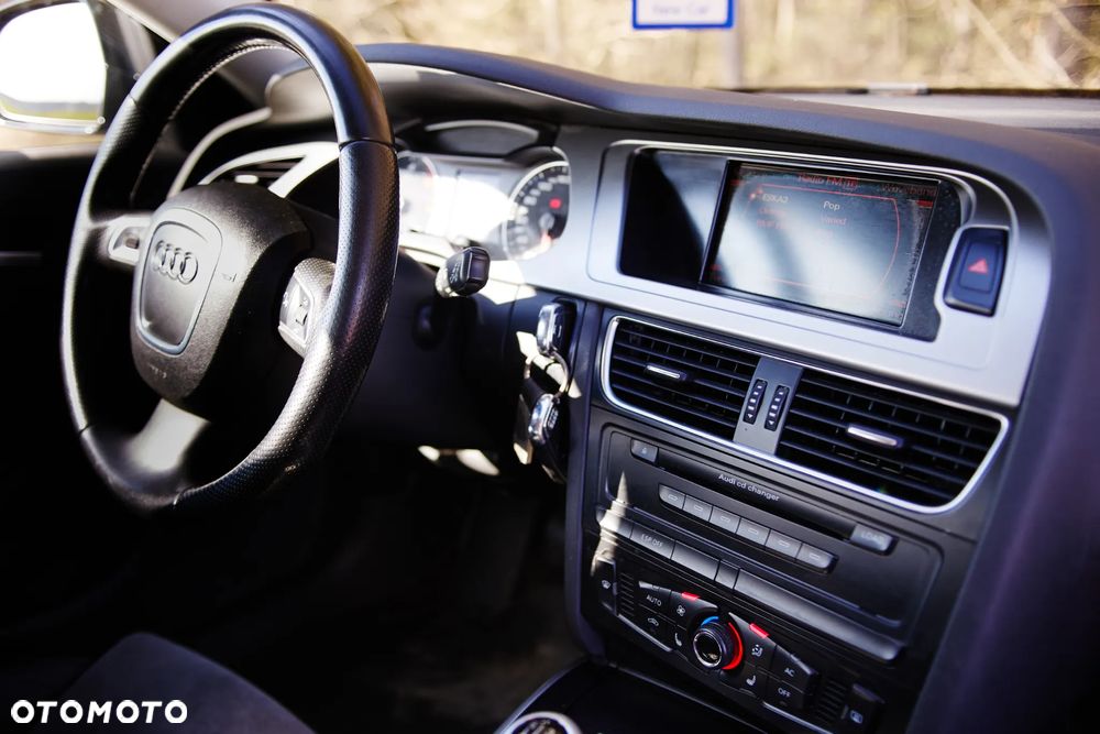 Audi A4 Avant 2.0 TDI DPF quattro Attraction - 26