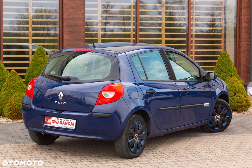 Renault Clio 1.2 16V Arctica - 10