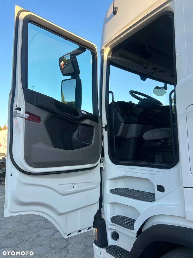 Scania S450 RETARDER / LED / NAWIGACJA / WIRTUALNE ZEGARY / 2 ZBIORNIKI PALIWOWE / LODÓWKA / PRZEBIEG 756 TYS. KM / SCANIA z POLSKIEGO SALONU / 2020 ROK !! - 20