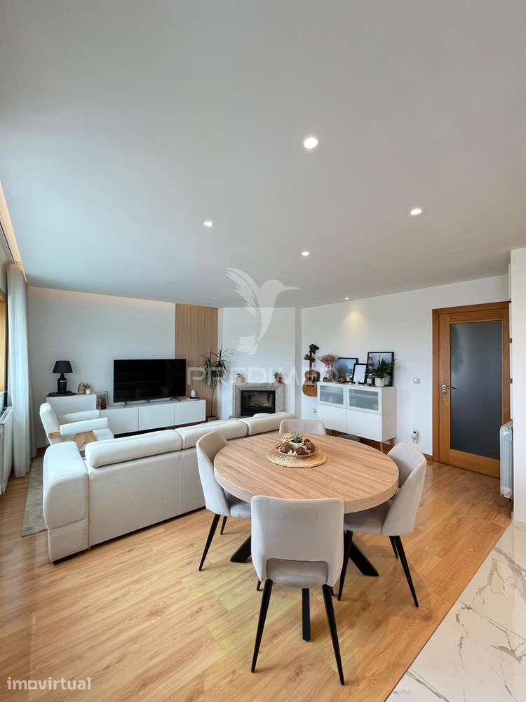 T2 Renovado com Vista Mar | Último Andar | Condominio Fechado - Grande imagem: 4/40