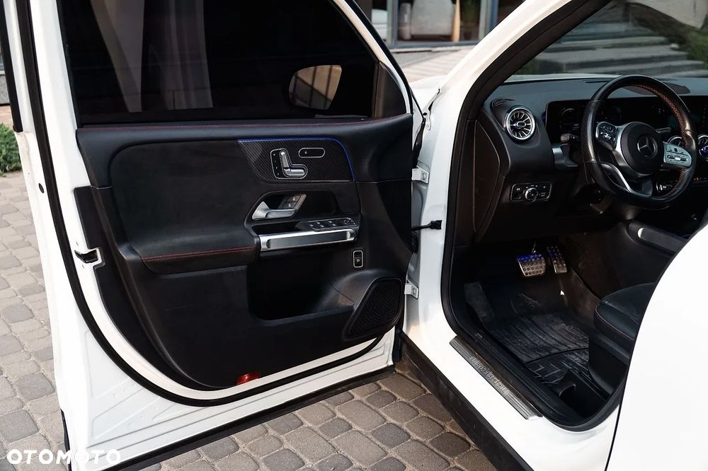 Mercedes-Benz GLB 250 4-Matic AMG Line 8G-DCT - 15
