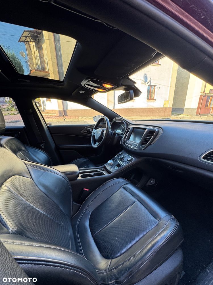 Chrysler 200 - 10