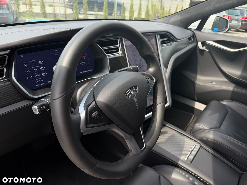 Tesla Model S - 10