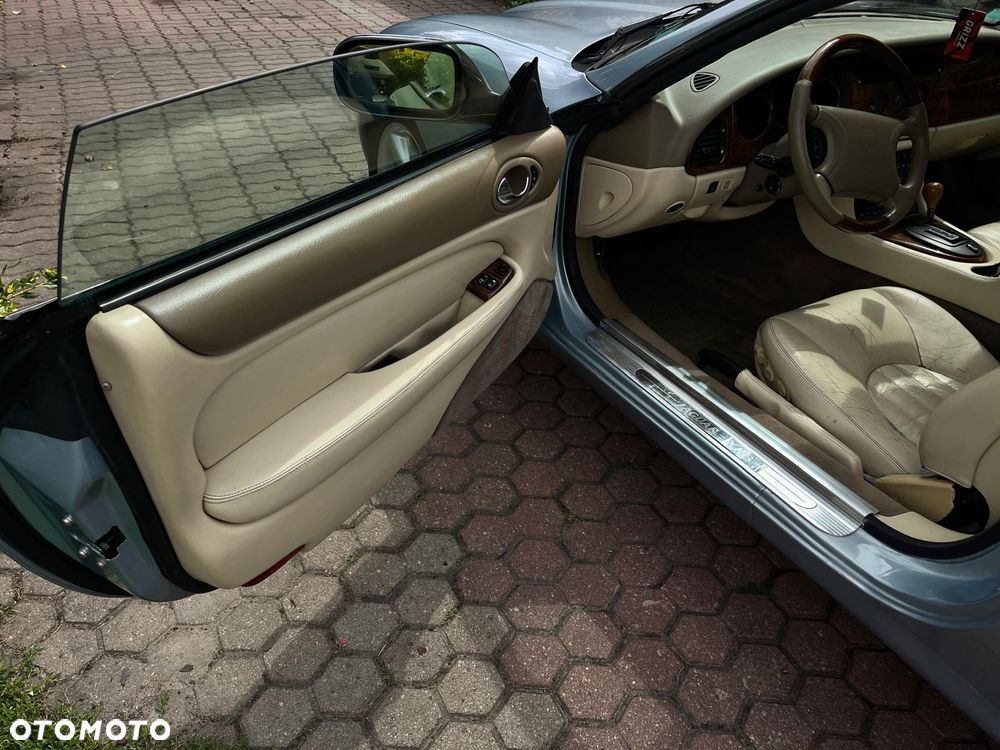 Jaguar XK8 - 9