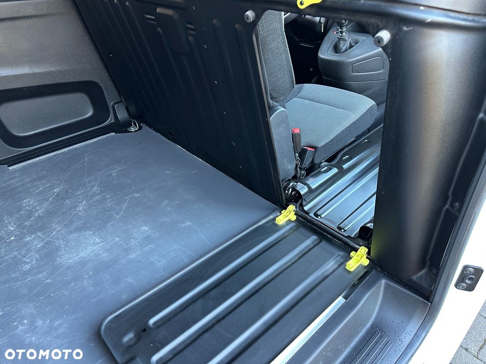 Toyota Proace City 1.5 D-4D  2,3t Active - 23