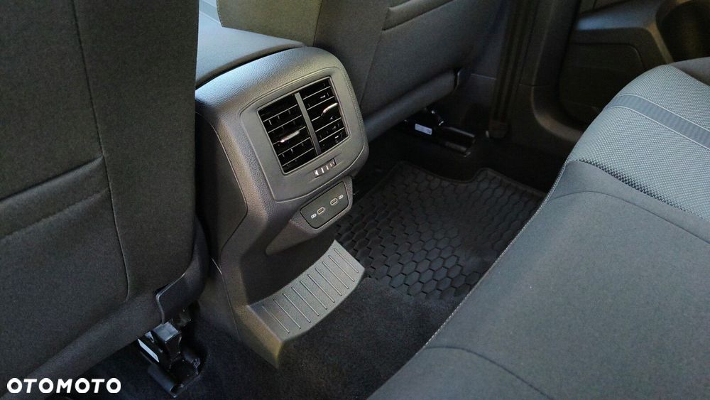 Volkswagen T-Roc - 32