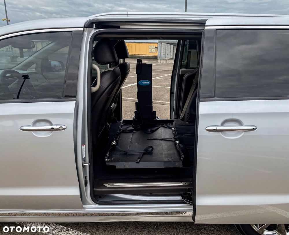 Kia Carnival - 11