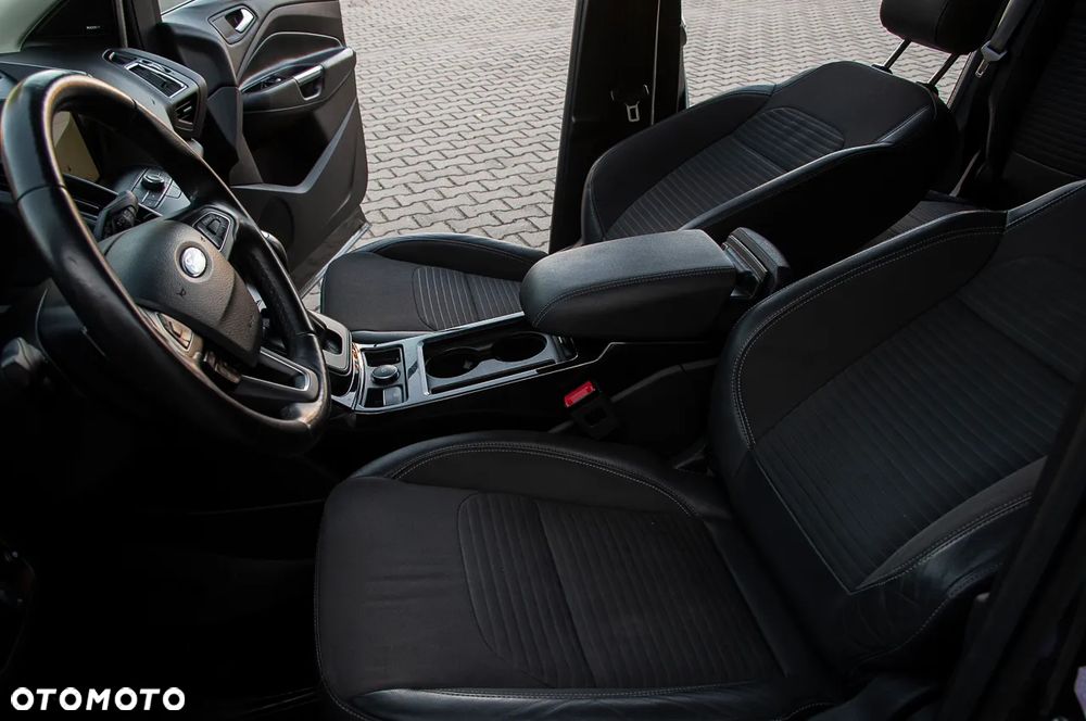Ford Kuga 2.0 TDCi AWD Titanium - 33