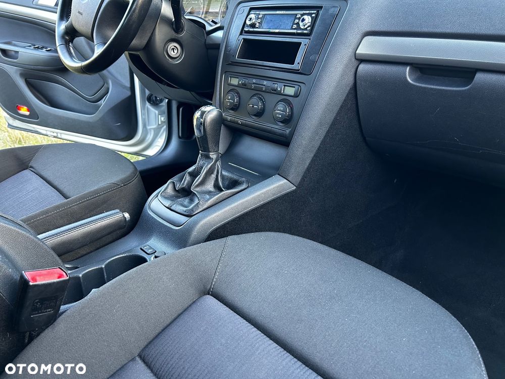 Skoda Octavia 1.6 FSI Ambiente - 10