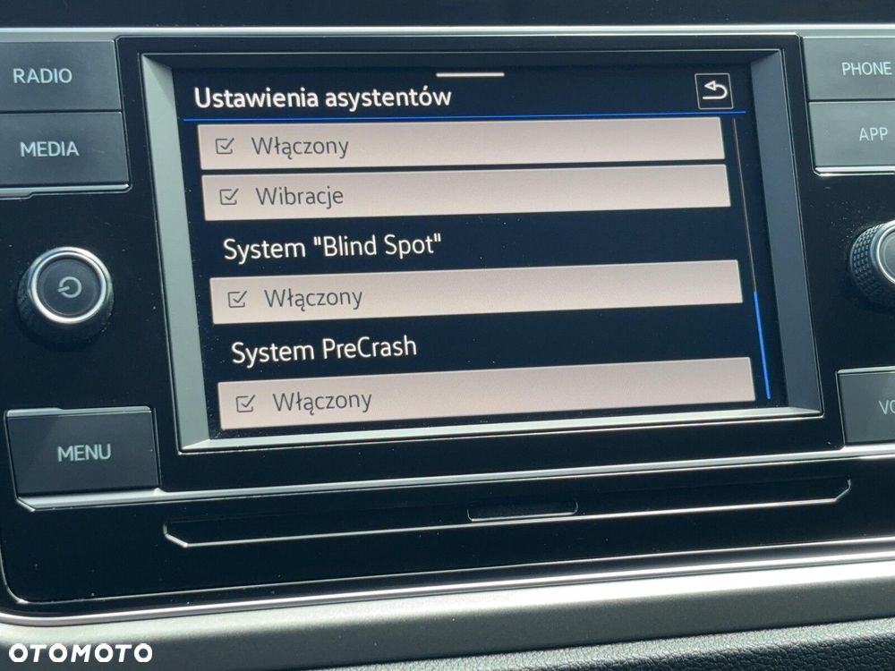 Volkswagen T-Roc - 30