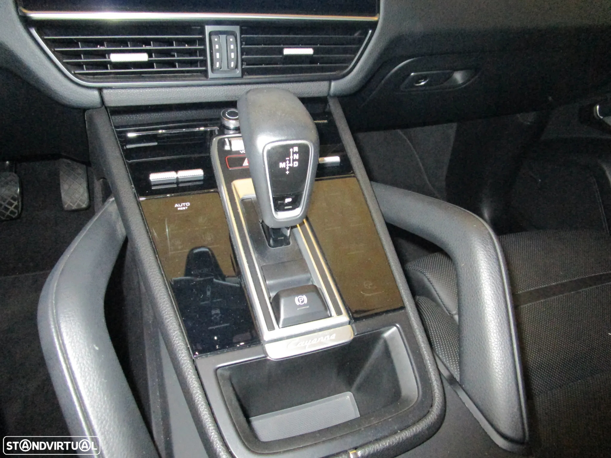 Porsche Cayenne E-Hybrid Platinum Edition - 37