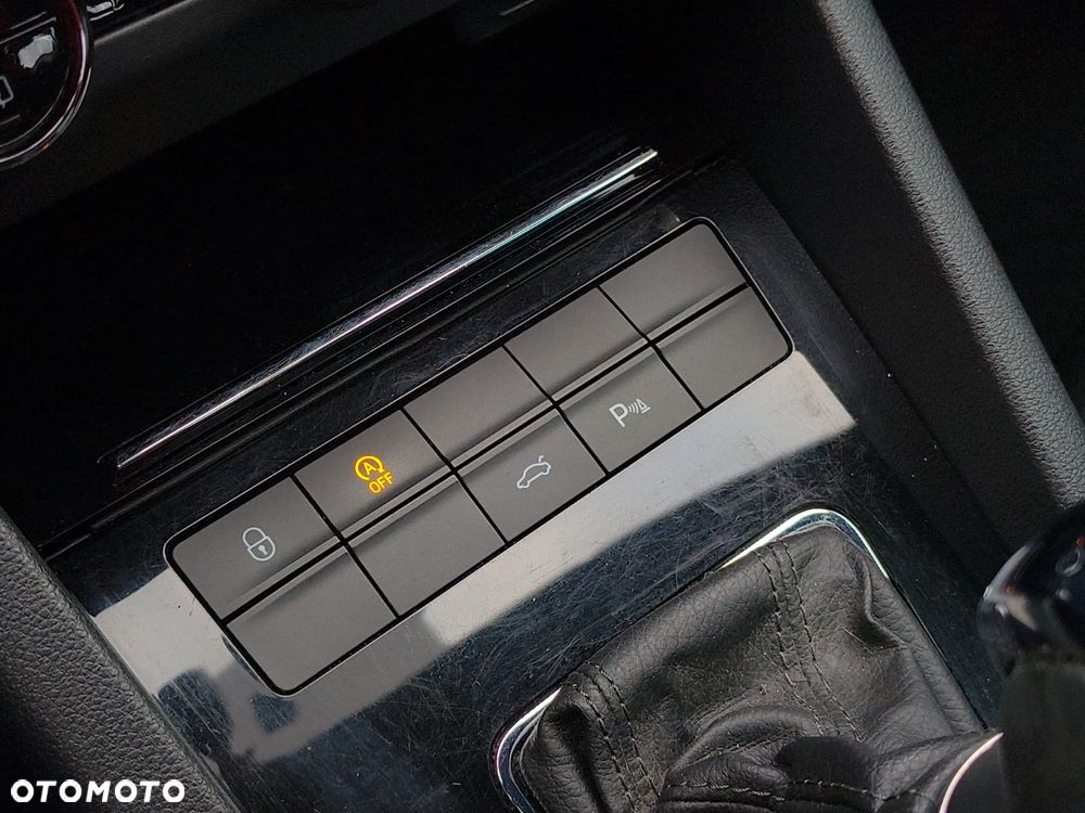 Skoda Octavia 2.0 TDI L&K DSG - 28