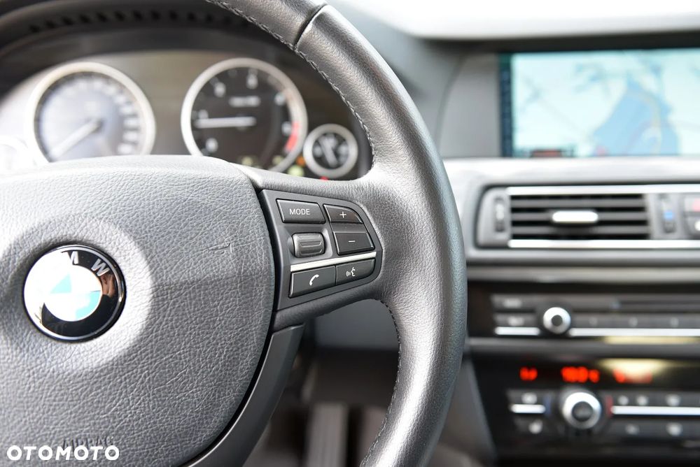 BMW Seria 5 520d - 26
