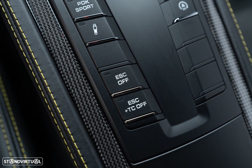 Porsche 718 Cayman GT4 PDK - 40