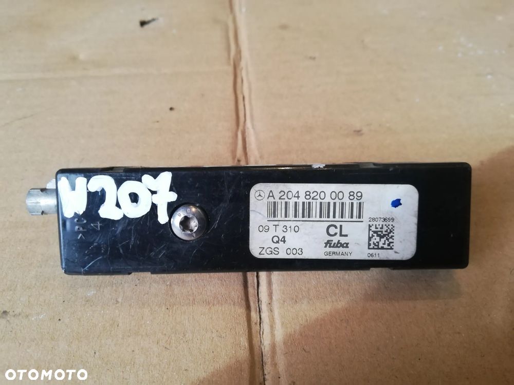 WZMACNIACZ ANTENOWY MERCEDES W207 A2048200089 - 1
