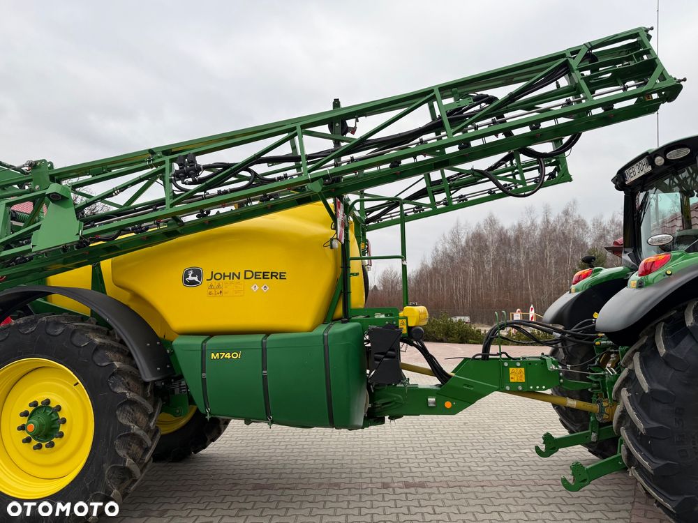 John Deere M740i - 8